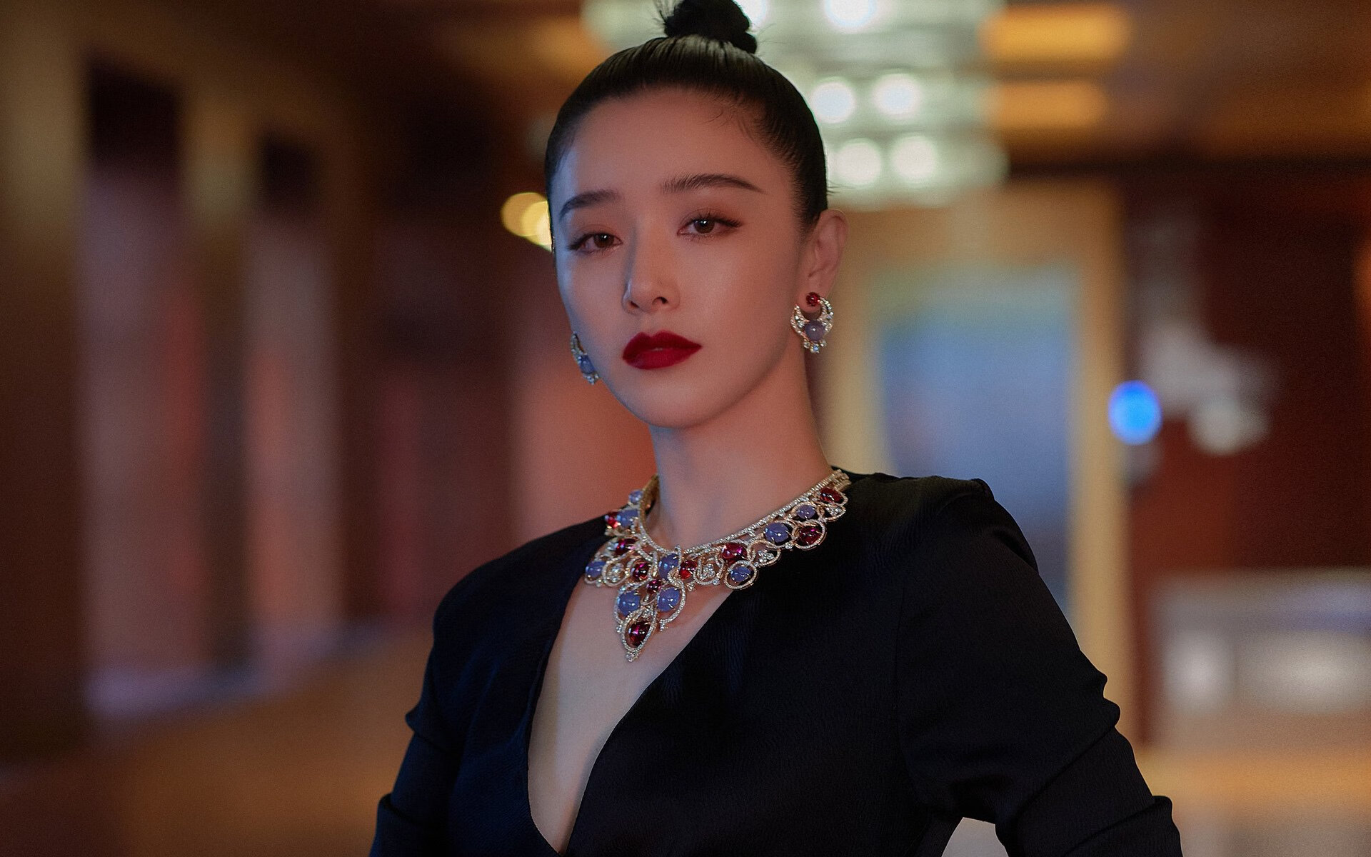 开云体育官方网站登陆-“德甲火药味十足，争冠集团逐渐成形”，争冠组赛程