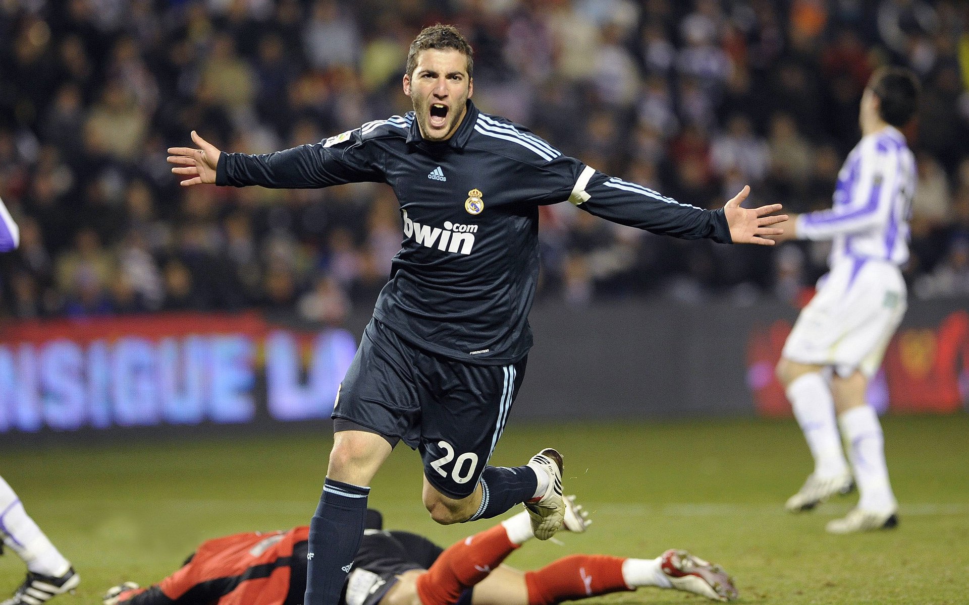 开云体育官方-“阿根廷美洲狮队的‘防守领袖’：马丁·高尔西的崛起”