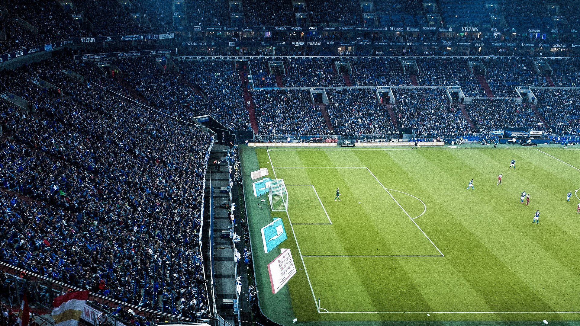 kering.com-英国队后程发力逆转局势，英国队队员